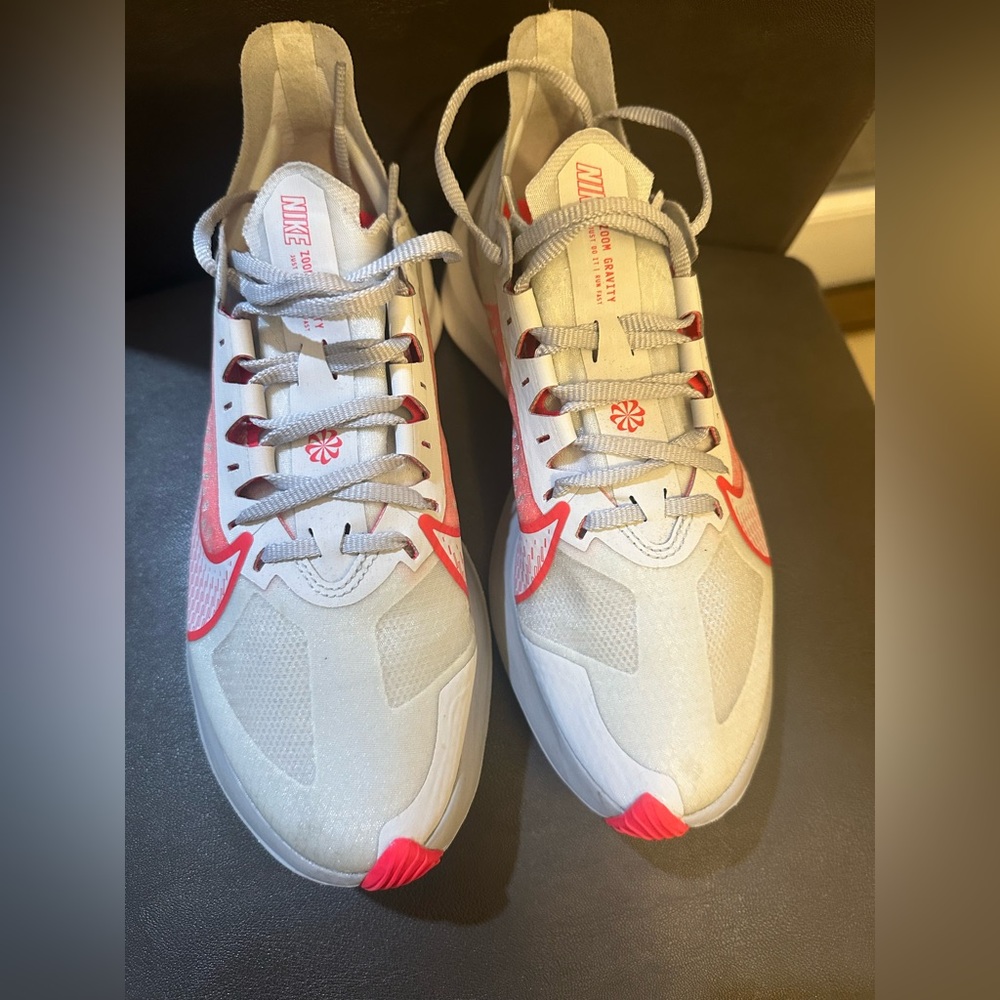 Nike Zoom gravity grey and red Ladies Sneakers Size 7